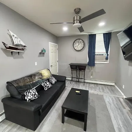 2 Bedroom Apartment Near Airport